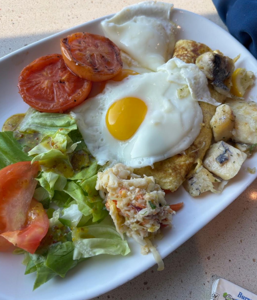 MSCベリッシマ　ブッフェの朝食 目玉焼きサラダオムレツトマトステーキなど